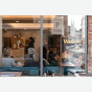 Ein Blick durchs Fenster - Claus Müller