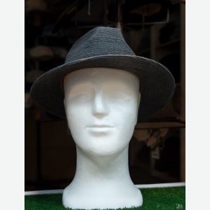 Mann mit Hut - Claus Müller