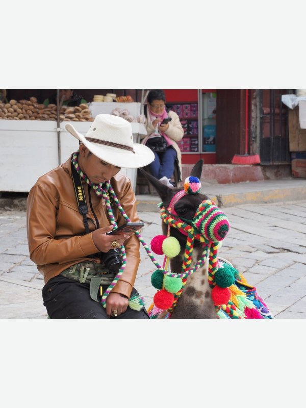 Handys in Otuzco, Peru - Friederike Bielfeldt